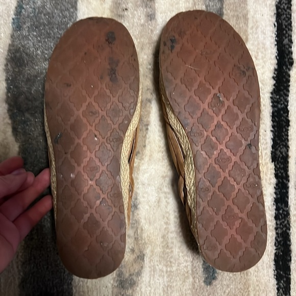 Ugg flats - Picture 4 of 4